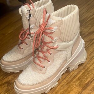 Sorel Winter Boots in Cream and Pink